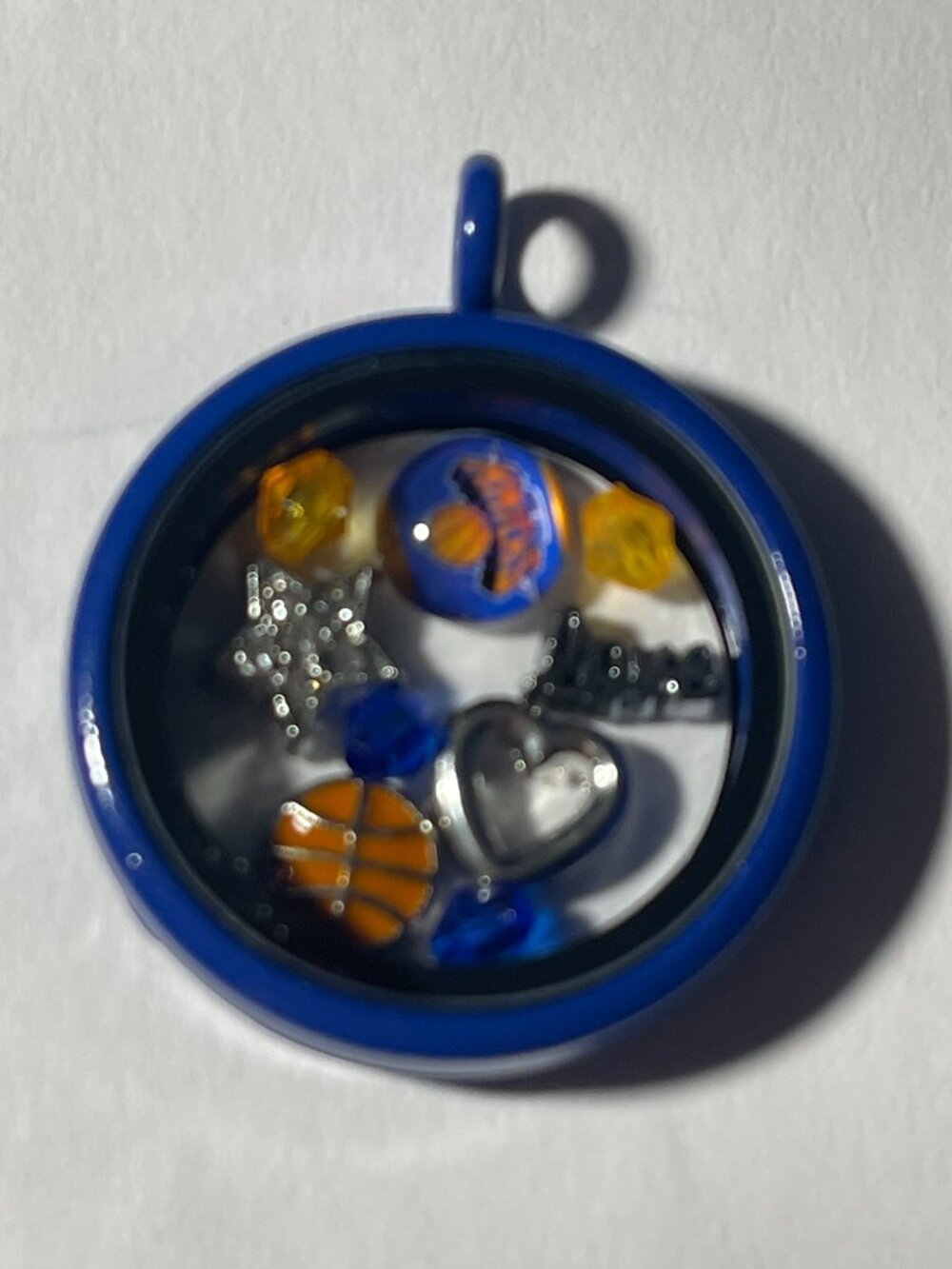 New York Knicks NBA Memory Charm Locket w/ 22 IN chain NEW